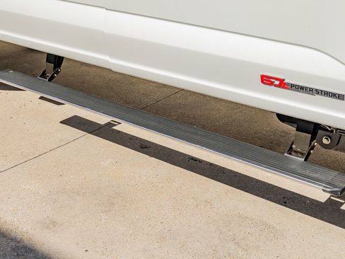 Used 2026 Ford F450 Platinum w/ FX4 Off-Road Package image 13