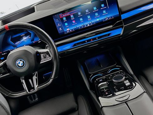 Used 2024 BMW i5 M60 w/ Premium Package image 19