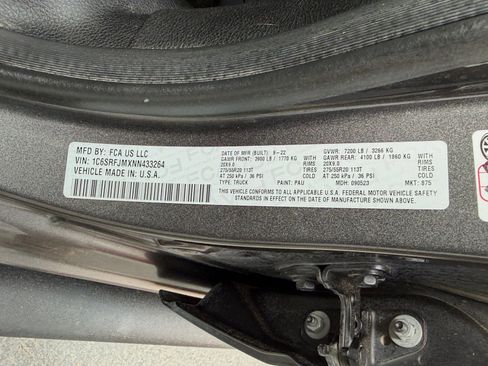 Used 2022 RAM 1500 Laramie AWD/4WD image 30
