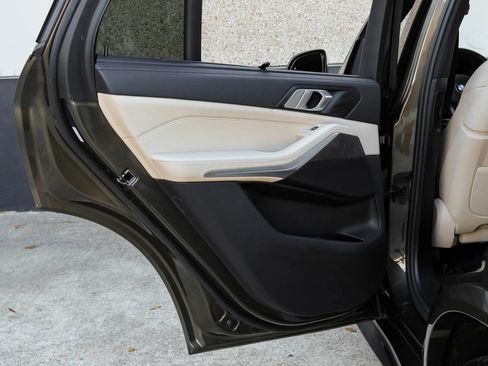 Used 2022 BMW X5 xDrive40i w/ M Sport Package image 59