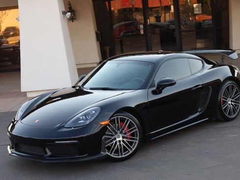 Used 2017 Porsche 718 Cayman S RWD image 4