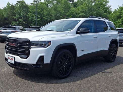 Used 2023 GMC Acadia SLE w/ Driver Convenience Package FWD image 3