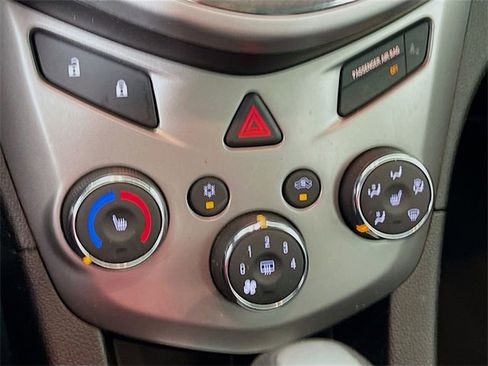 Used 2020 Chevrolet Sonic LT w/ Convenience Package image 16