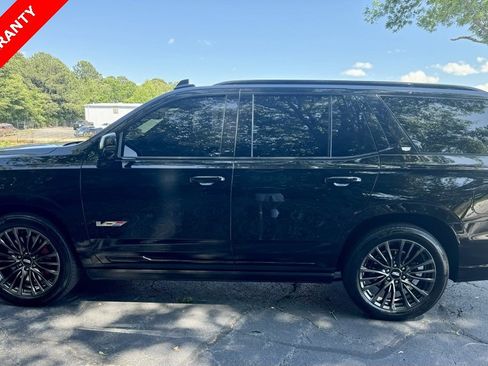 Used 2023 Cadillac Escalade V image 2