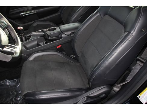 Used 2017 Ford Mustang Shelby GT350 image 17