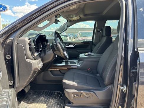 Used 2024 GMC Sierra 1500 Elevation w/ Preferred Package AWD/4WD image 3