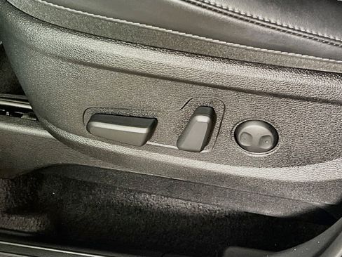 Used 2025 Kia Telluride S FWD image 16