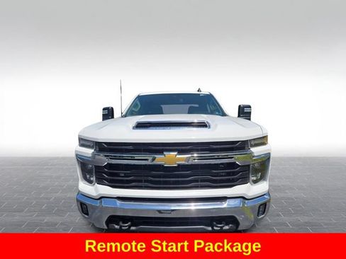 Used 2025 Chevrolet Silverado 2500 LT AWD/4WD image 2