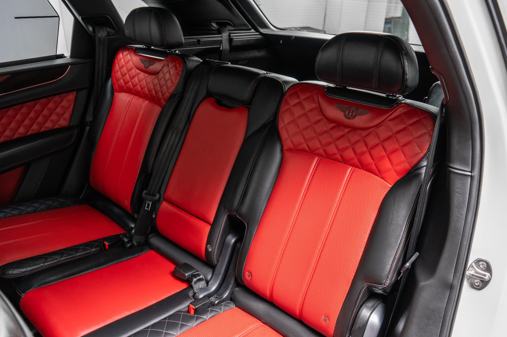 Used 2018 Bentley Bentayga Activity AWD/4WD image 16