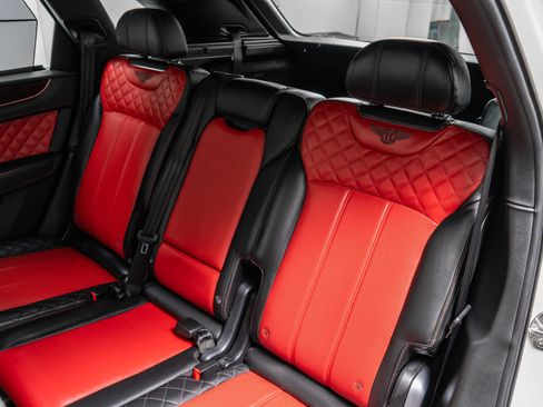 Used 2018 Bentley Bentayga Activity AWD/4WD image 16