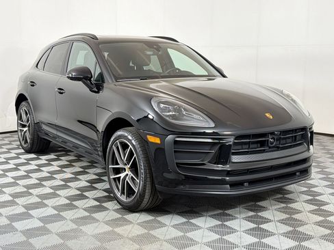 Used 2026 Porsche Macan image 8