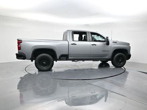 Used 2024 Chevrolet Silverado 2500 Custom w/ Z71 Off-Road Package image 2