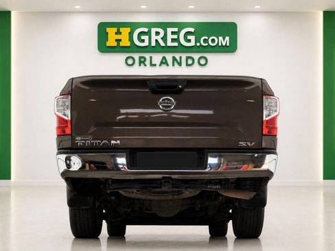 Used 2017 Nissan Titan SV RWD image 8