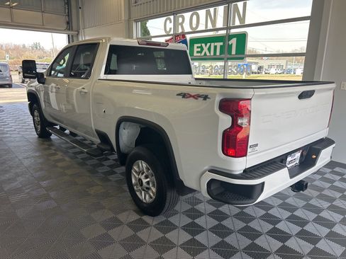 Used 2025 Chevrolet Silverado 2500 LT w/ Convenience Package image 4