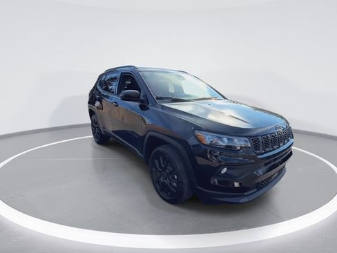 New 2026 Jeep Compass Latitude image 2