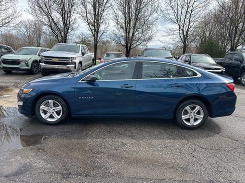 Used 2019 Chevrolet Malibu LS image 2