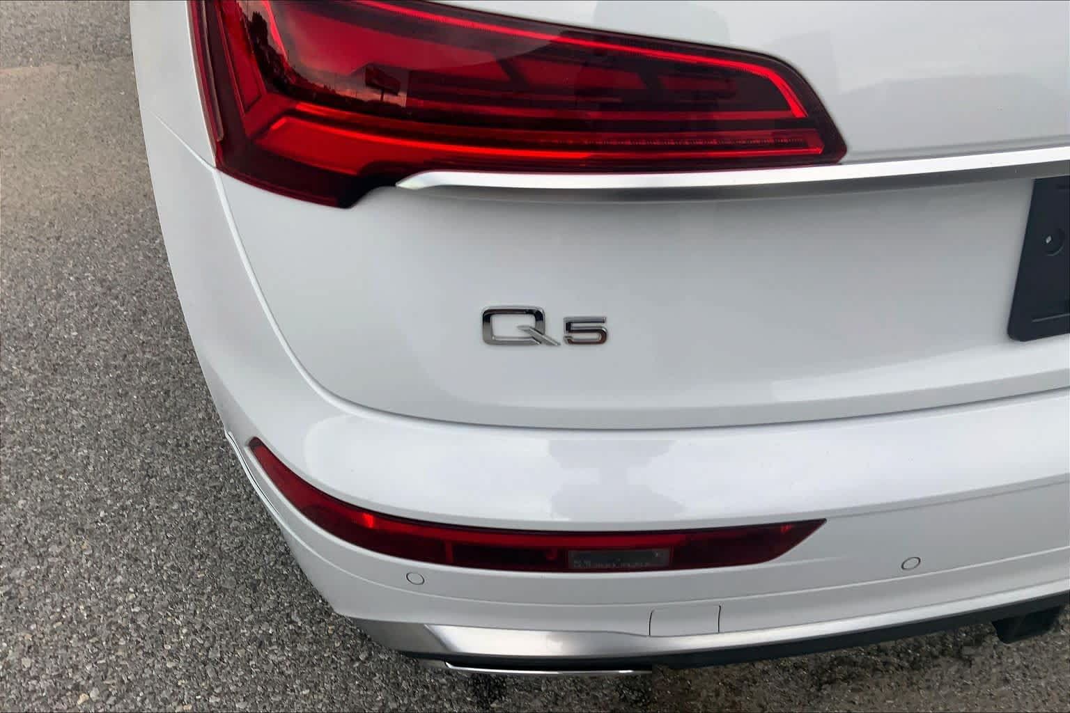 Used 2021 Audi Q5 e Premium Plus w/ Premium Plus Package AWD/4WD image 31