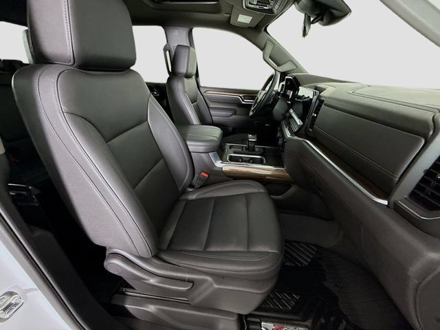 Used 2025 Chevrolet Silverado 1500 LT Trail Boss w/ Convenience Package II AWD/4WD image 28