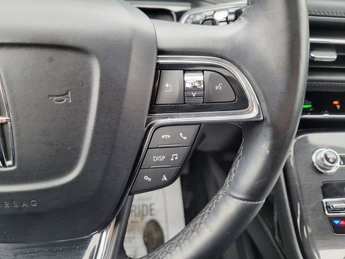 Certified 2023 Lincoln Nautilus Reserve image 30