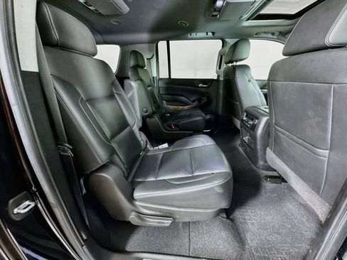 Used 2020 Chevrolet Suburban Premier AWD/4WD image 35