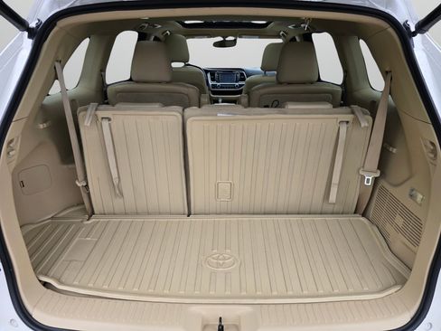 Used 2014 Toyota Highlander Limited Platinum AWD/4WD image 21