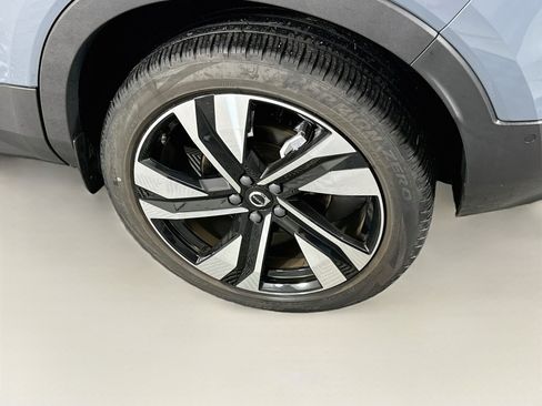 Used 2023 Volvo XC40 B5 Plus w/ Climate Package AWD/4WD image 11