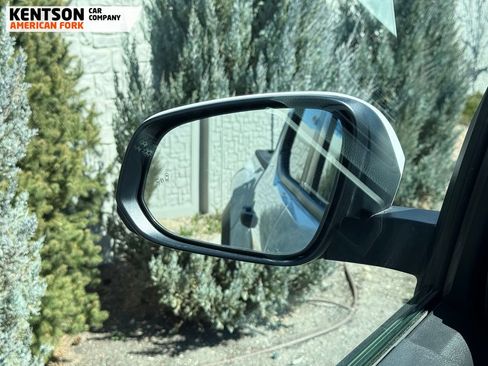 Used 2025 Toyota Tacoma TRD Off-Road image 25