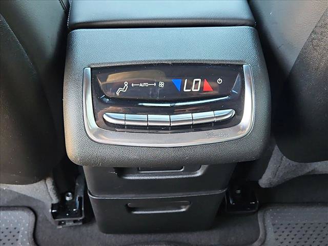 Used 2025 Cadillac XT6 Luxury FWD image 17
