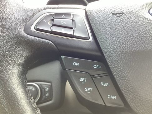 Used 2019 Ford Escape SEL image 17