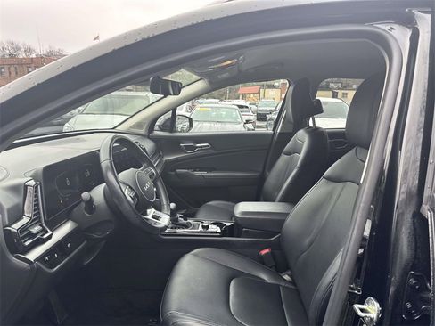 Used 2023 Kia Sportage EX image 18
