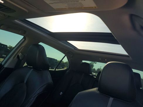 Used 2020 Toyota Camry XSE image 30