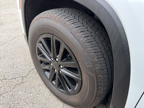 Used 2022 Chevrolet Traverse LT AWD/4WD image 9