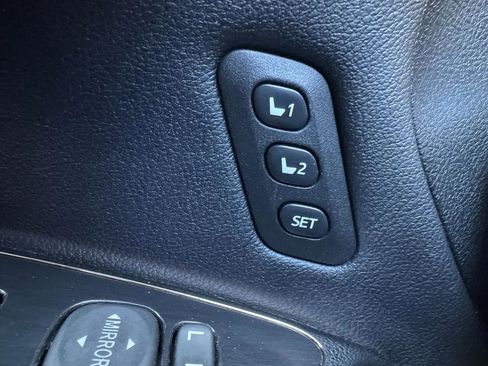 Used 2016 Toyota Avalon Touring image 18