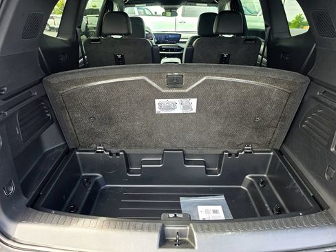 Used 2025 Buick Enclave Preferred AWD/4WD image 9
