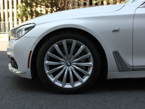 Used 2017 BMW 750i xDrive image 11