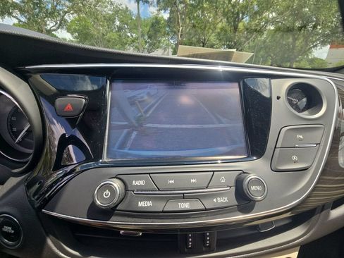 Used 2020 Buick Envision Essence FWD image 31