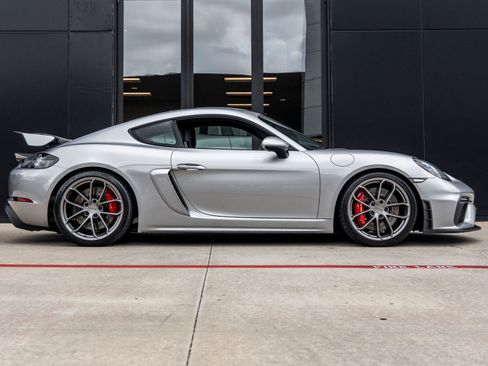 Used 2020 Porsche 718 Cayman GT4 RWD image 12