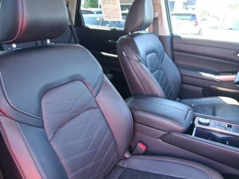 Used 2024 Nissan Pathfinder Platinum w/ Cargo Package AWD/4WD image 14