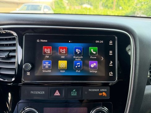 Used 2018 Mitsubishi Outlander LE AWD/4WD image 19