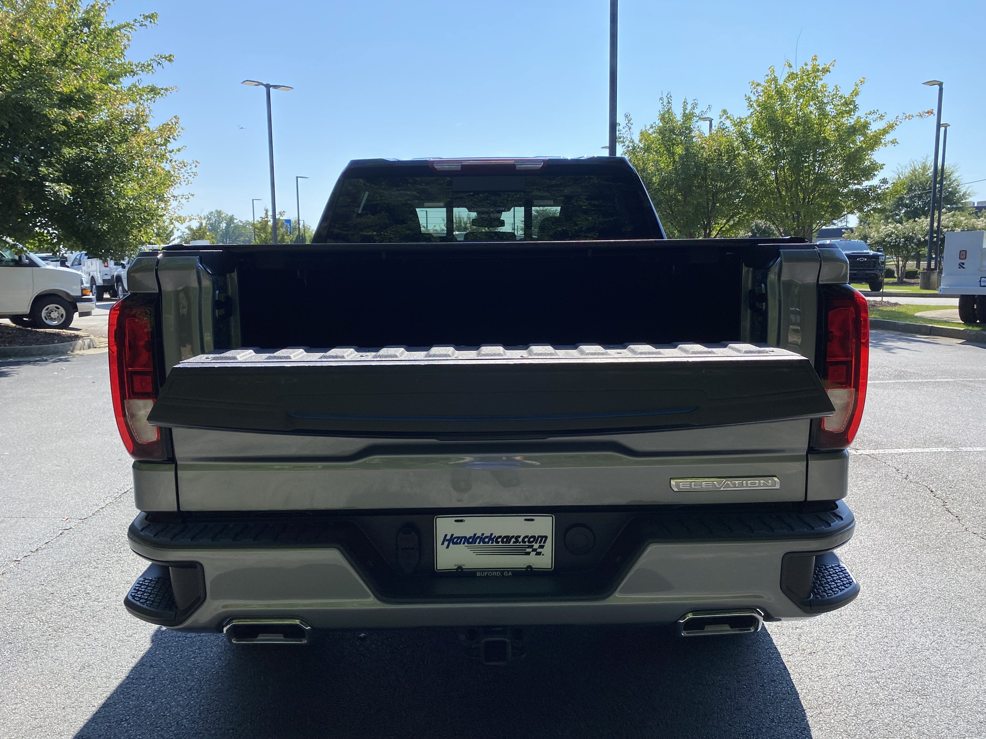 Used 2024 GMC Sierra 1500 Elevation w/ Preferred Package AWD/4WD image 11