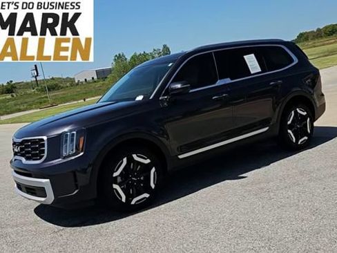 Used 2025 Kia Telluride S FWD image 4