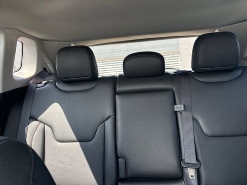 Used 2022 Jeep Compass Latitude image 46