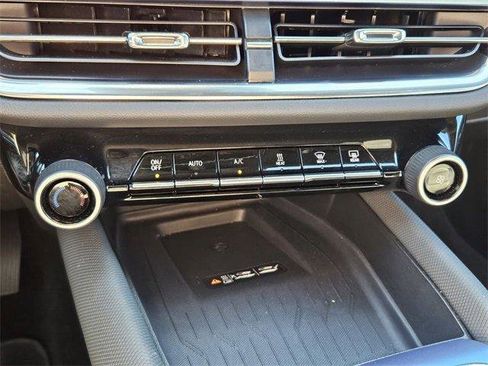 Used 2025 Chevrolet Equinox EV LT w/ Convenience Package image 18