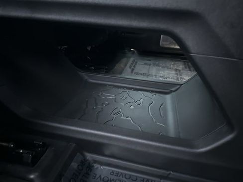 Used 2024 GMC Hummer EV 2X w/ LPO, Illumination Package image 40