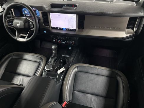 Used 2025 Ford Bronco Outer Banks AWD/4WD image 12