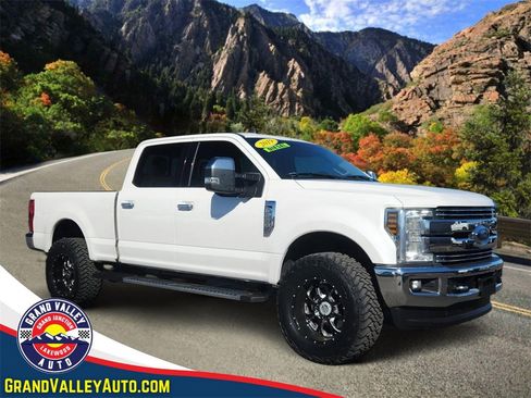 Used 2019 Ford F250 Lariat w/ Chrome Package image 1