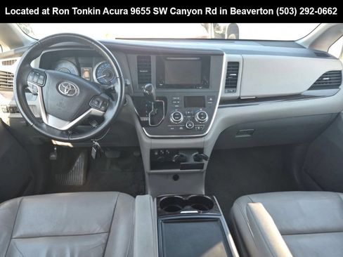 Used 2015 Toyota Sienna XLE w/ XLE Navigation Package FWD image 7