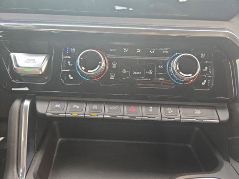 Used 2024 GMC Sierra 1500 Denali image 12