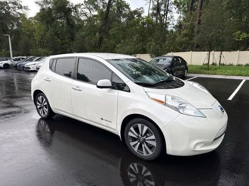 Used 2017 Nissan Leaf SV w/ Premium Package FWD image 3