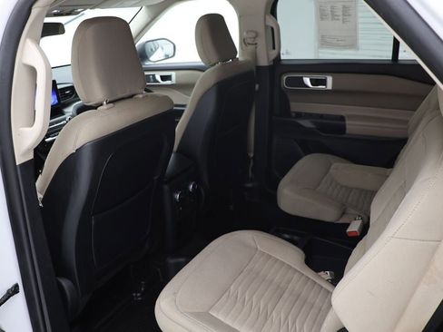 Used 2020 Ford Explorer XLT w/ Comfort Package image 10